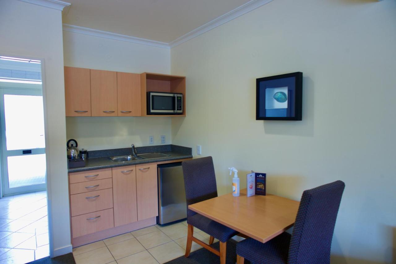 Regal Palms Resort Rotorua Dış mekan fotoğraf Kitchenette in a one-bedroom apartment