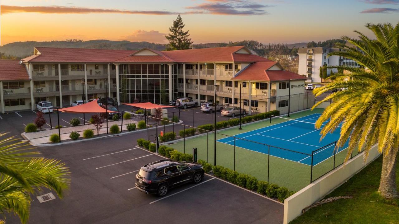 Regal Palms Resort Rotorua Dış mekan fotoğraf Tennis Club at the San Francisco Tennis Club